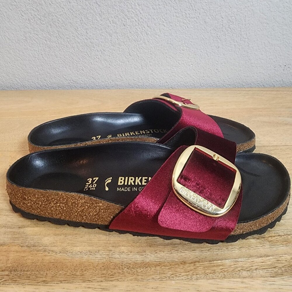 Birkenstock Sandals Shoes Womens Size 6 Red Velvet Big Buckle Slide Slip On